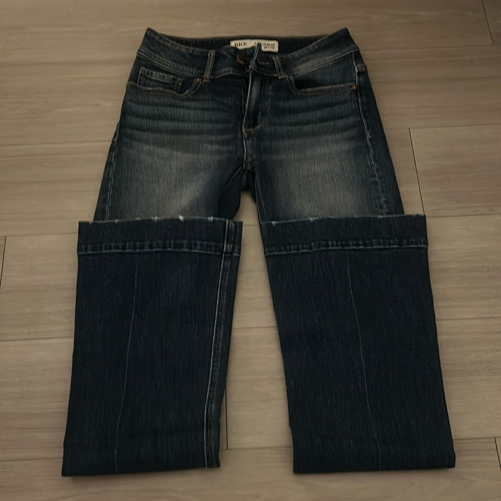 Buckle Jeans